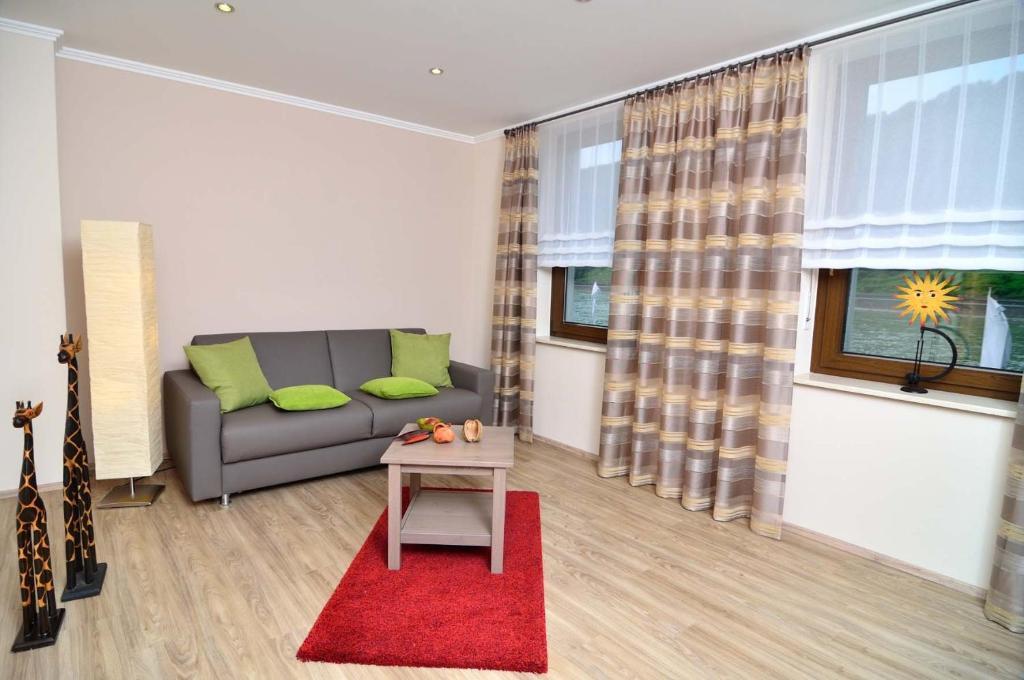 Pension / Ferienwohnungen Scheid Kestert Habitación foto