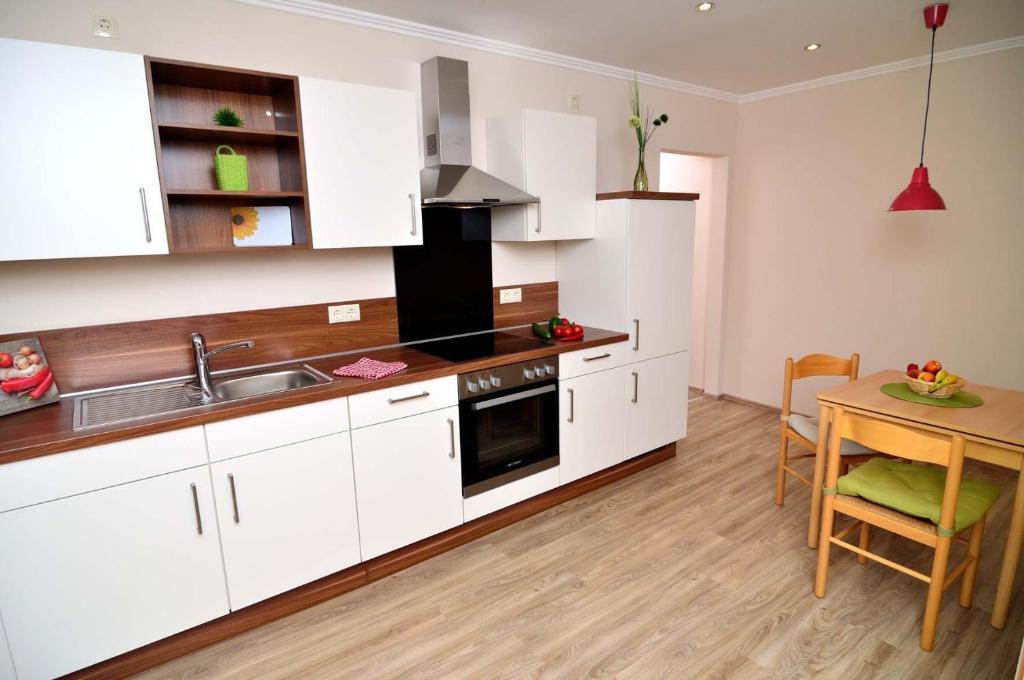 Pension / Ferienwohnungen Scheid Kestert Habitación foto